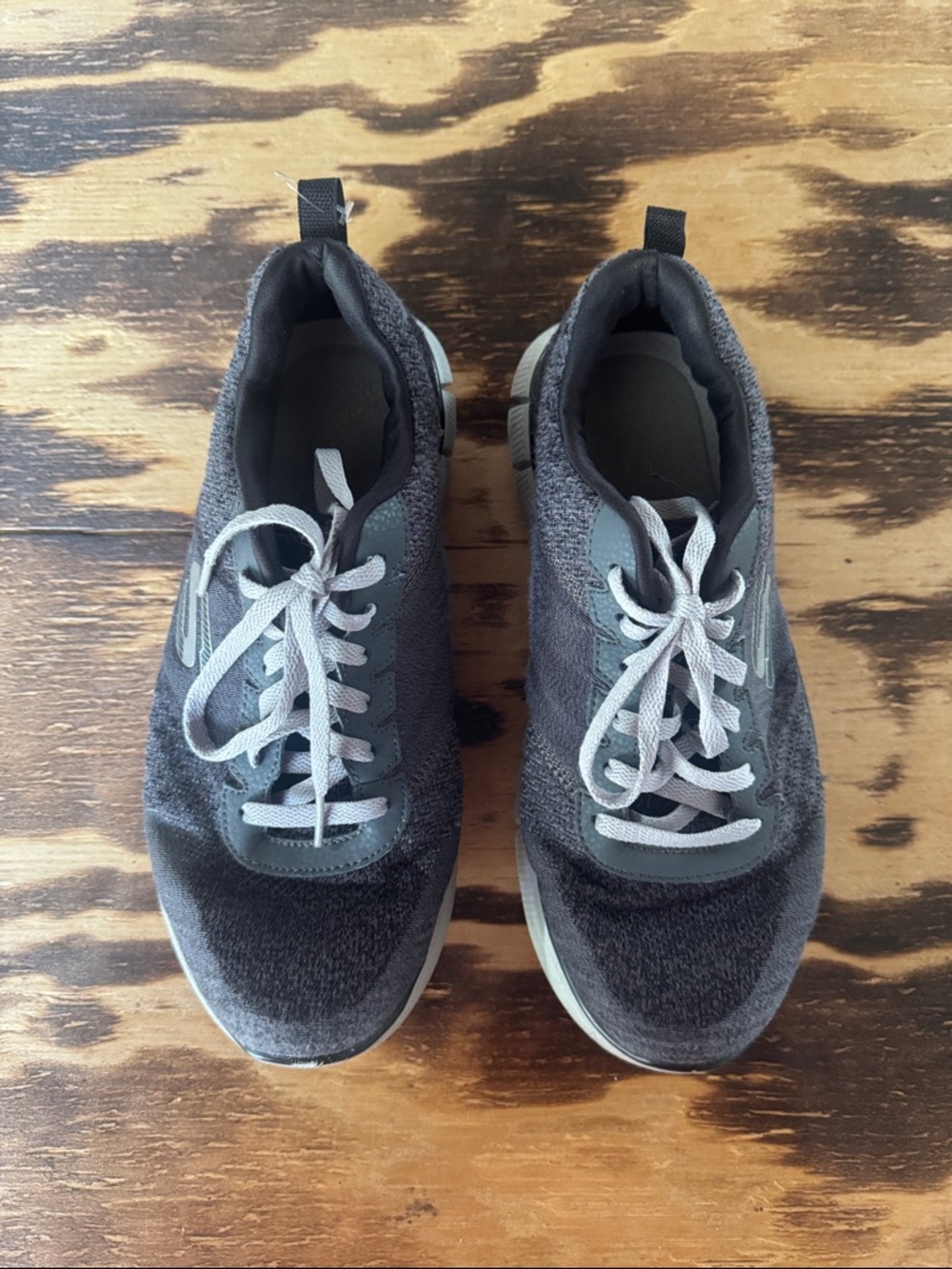 Men’s 7  Tennis shoes
